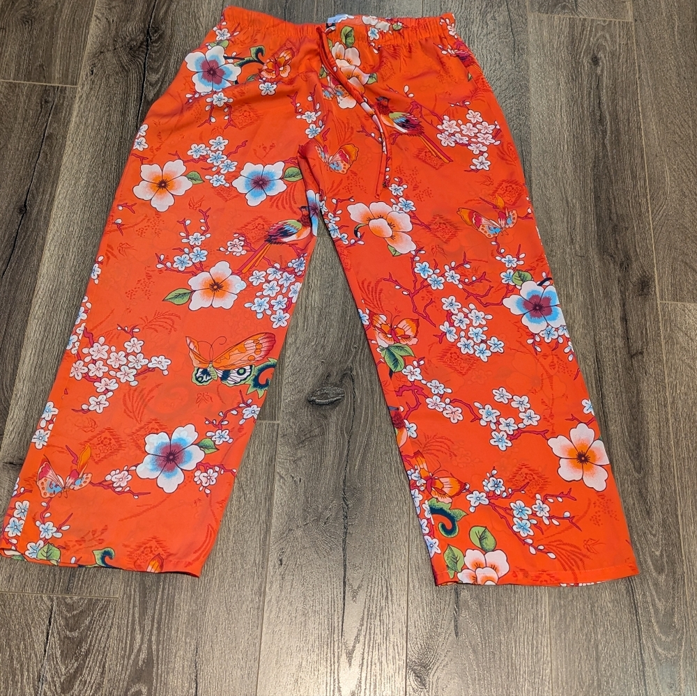 Natori  FLoral Satin Pajama  Pants Size S. EUC. Butterfly Birds Flower.